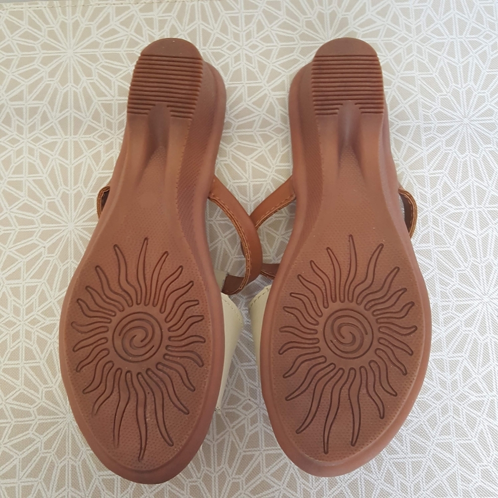 Flat Sandals - Picture 2 of 2